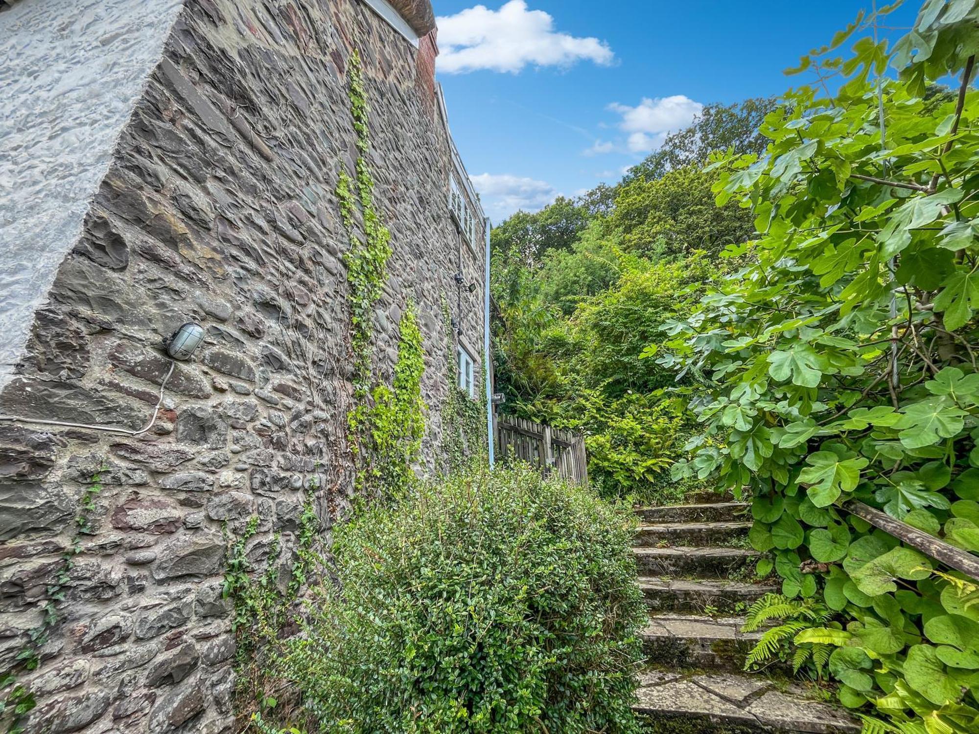 Holiday home The Crows Nest *